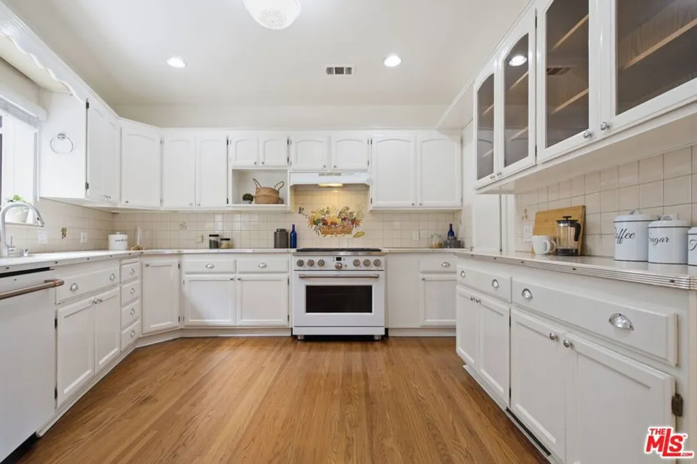 1700 Diamond Avenue South Pasadena, CA 91030
