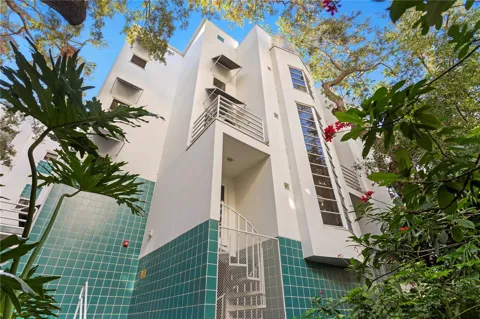 4950 BAYSHORE BOULEVARD #13C