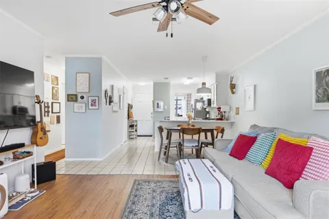 2215 Post Road #1018