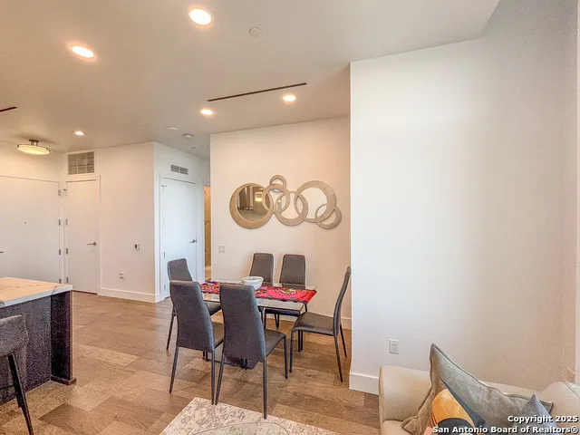 123 LEXINGTON AVE #1402 San Antonio, TX 78205