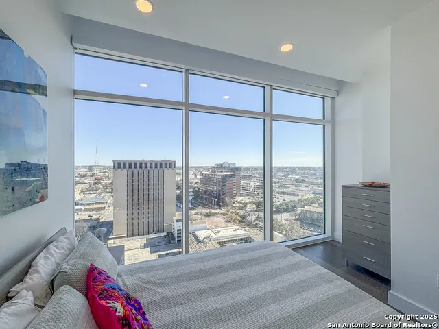 123 LEXINGTON AVE #1402 San Antonio, TX 78205