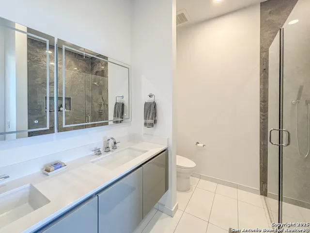 123 LEXINGTON AVE #1402 San Antonio, TX 78205