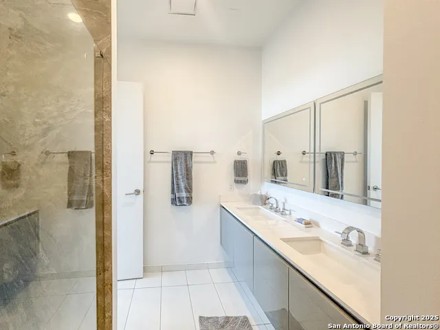 123 LEXINGTON AVE #1402 San Antonio, TX 78205