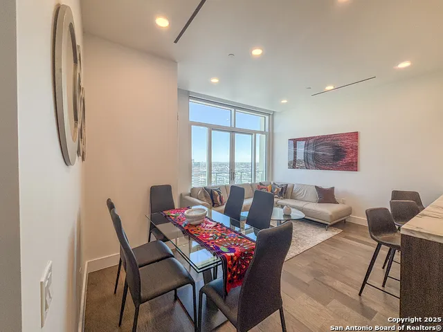 123 LEXINGTON AVE #1402 San Antonio, TX 78205