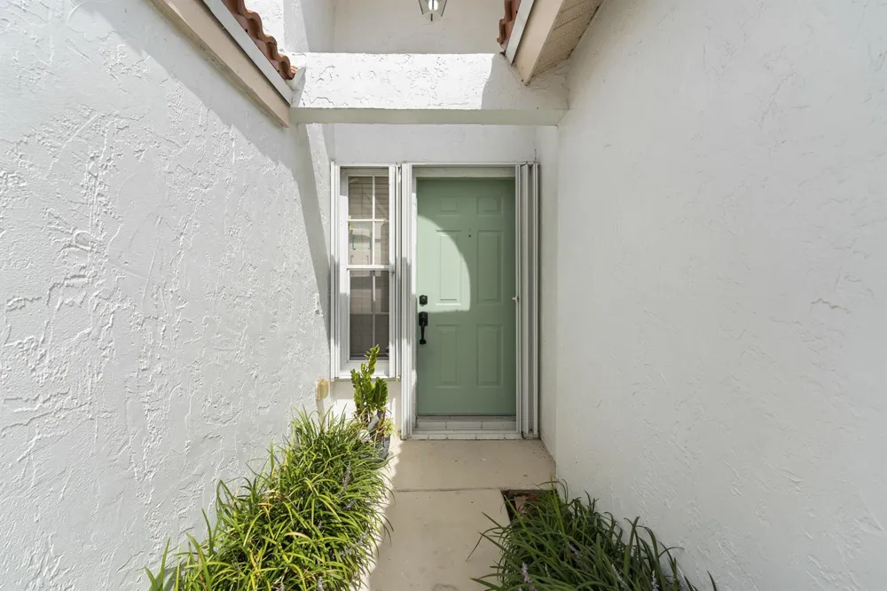 165 St Michaels Court Jupiter, FL 33458