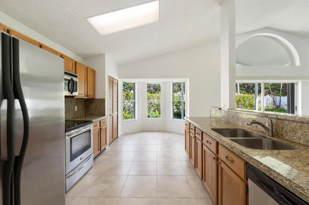 165 St Michaels Court Jupiter, FL 33458