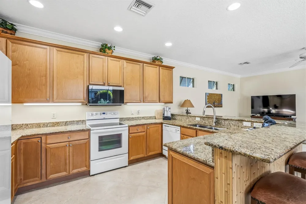 228 Oak Hammock Circle SW Vero Beach, FL 32962