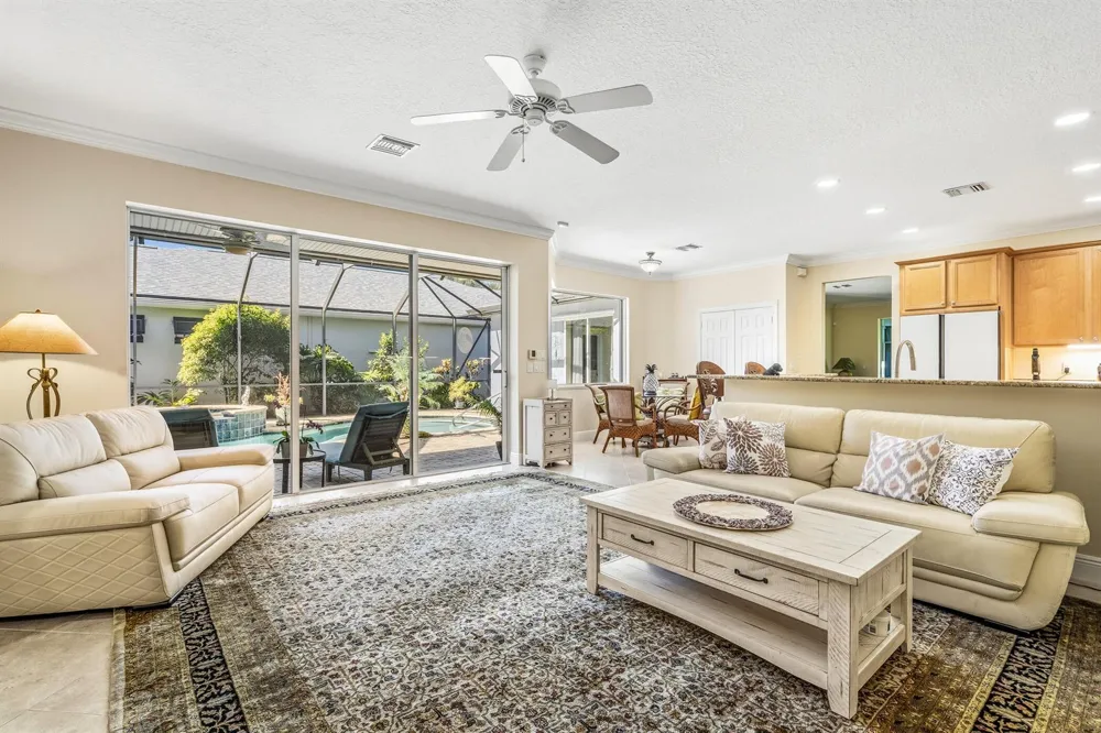 228 Oak Hammock Circle SW Vero Beach, FL 32962