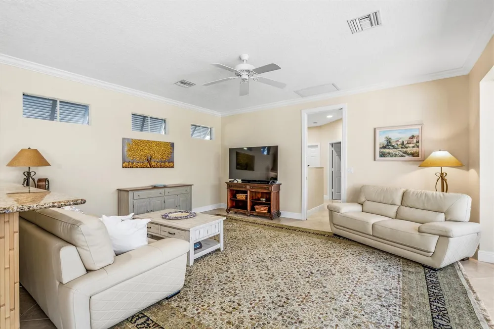 228 Oak Hammock Circle SW Vero Beach, FL 32962