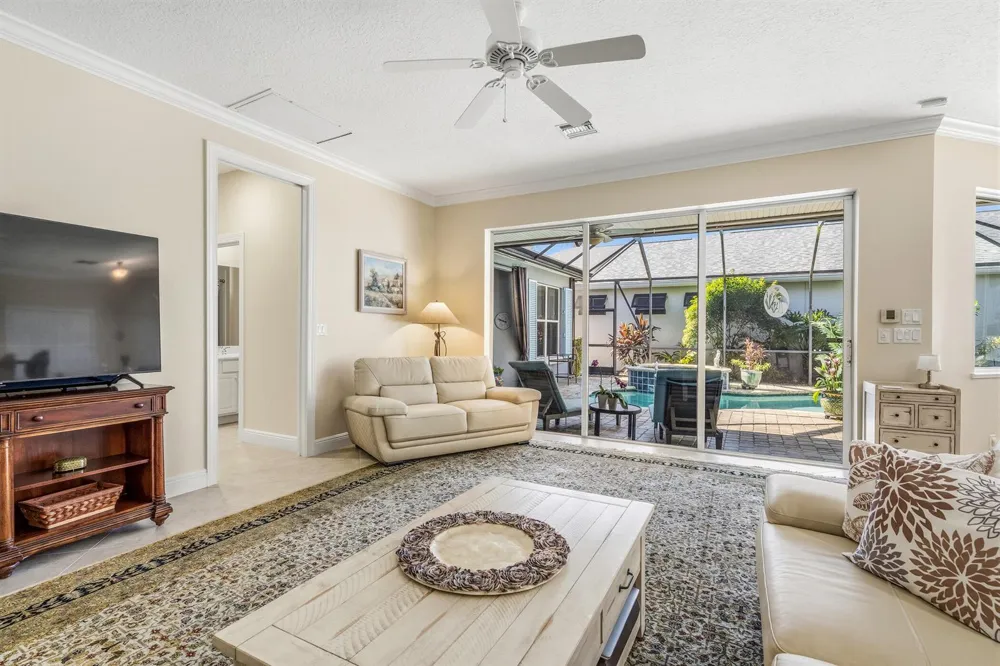 228 Oak Hammock Circle SW Vero Beach, FL 32962