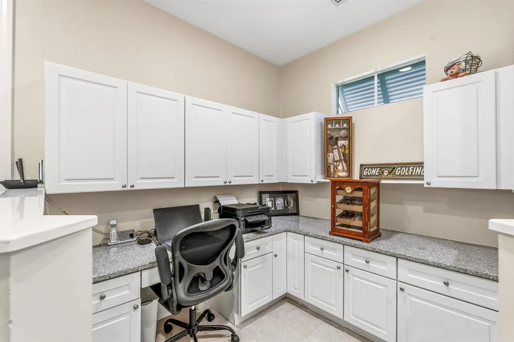 228 Oak Hammock Circle SW Vero Beach, FL 32962
