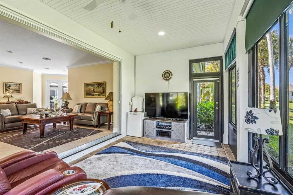 228 Oak Hammock Circle SW Vero Beach, FL 32962