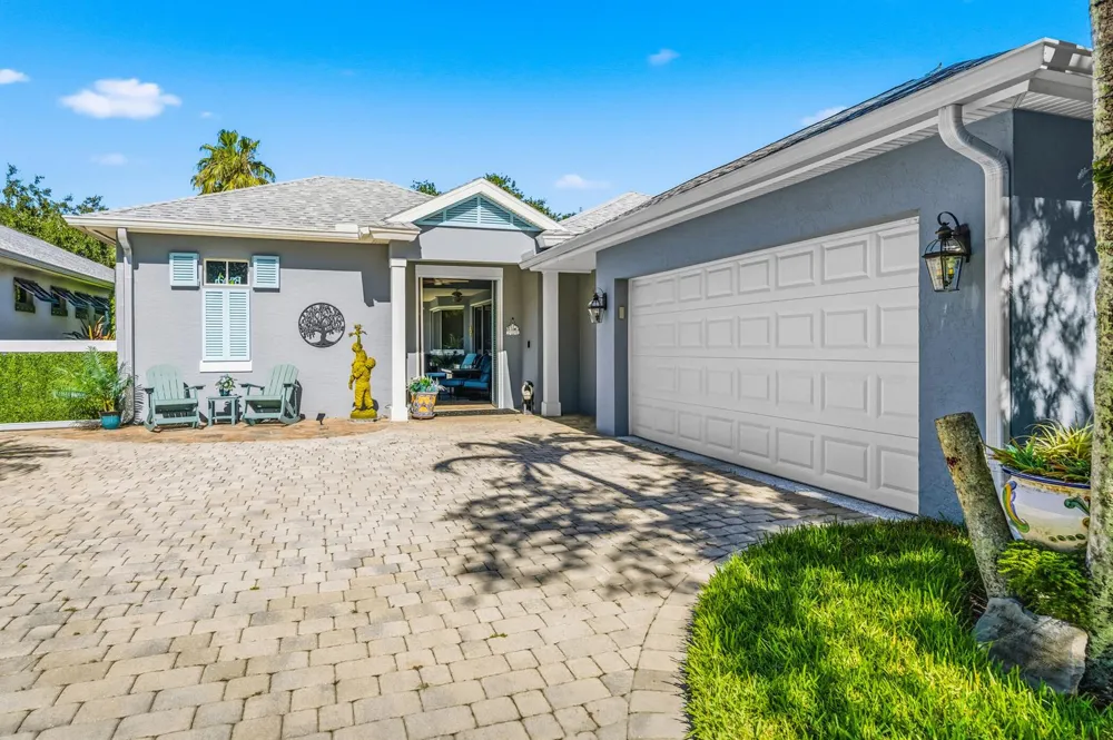 228 Oak Hammock Circle SW Vero Beach, FL 32962