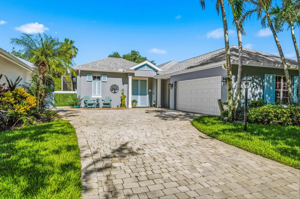 228 Oak Hammock Circle SW Vero Beach, FL 32962