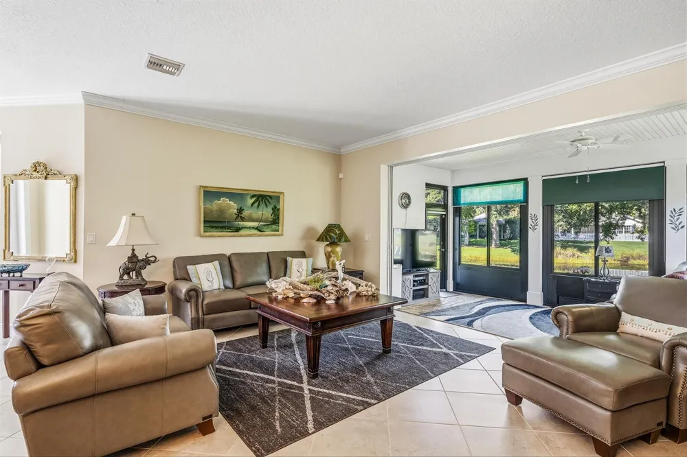 228 Oak Hammock Circle SW Vero Beach, FL 32962
