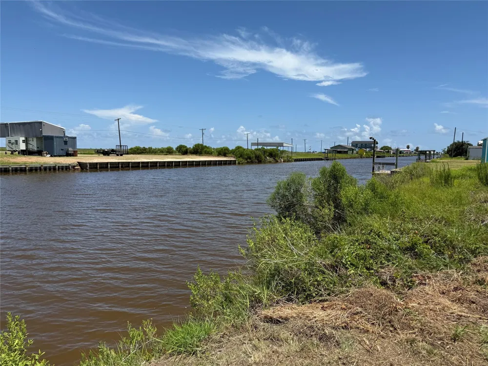 1279 County Road 299 Sargent, TX 77414