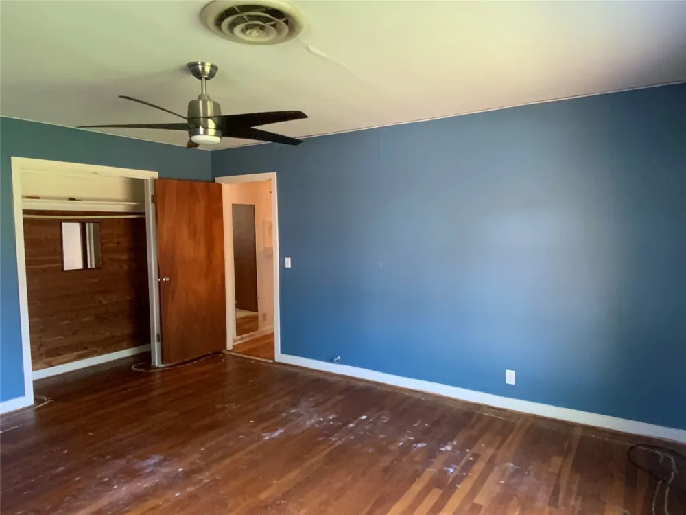 408 S Grimes Street Giddings, TX 78942