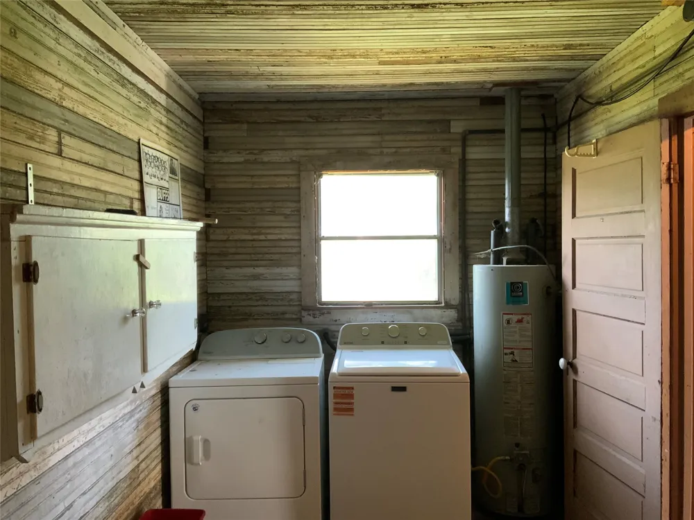 408 S Grimes Street Giddings, TX 78942