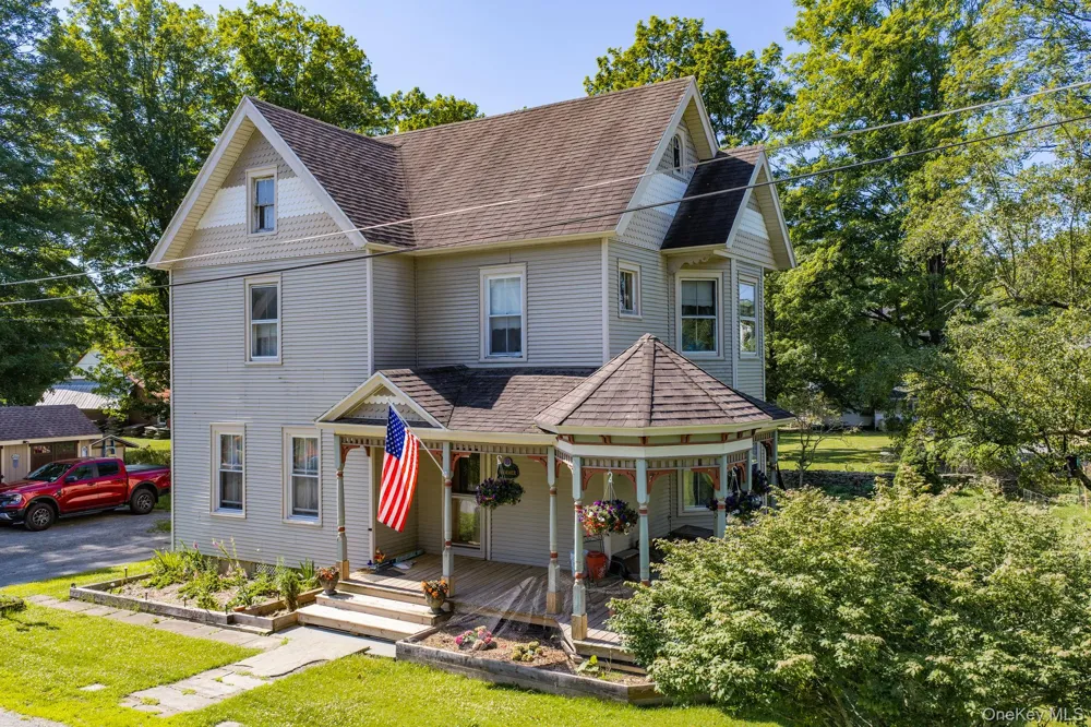 8 Chapel Street Jeffersonville, NY 12748