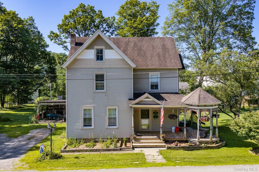 8 Chapel Street Jeffersonville, NY 12748