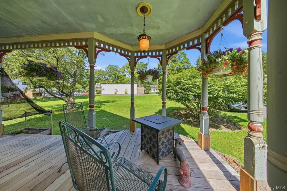 8 Chapel Street Jeffersonville, NY 12748