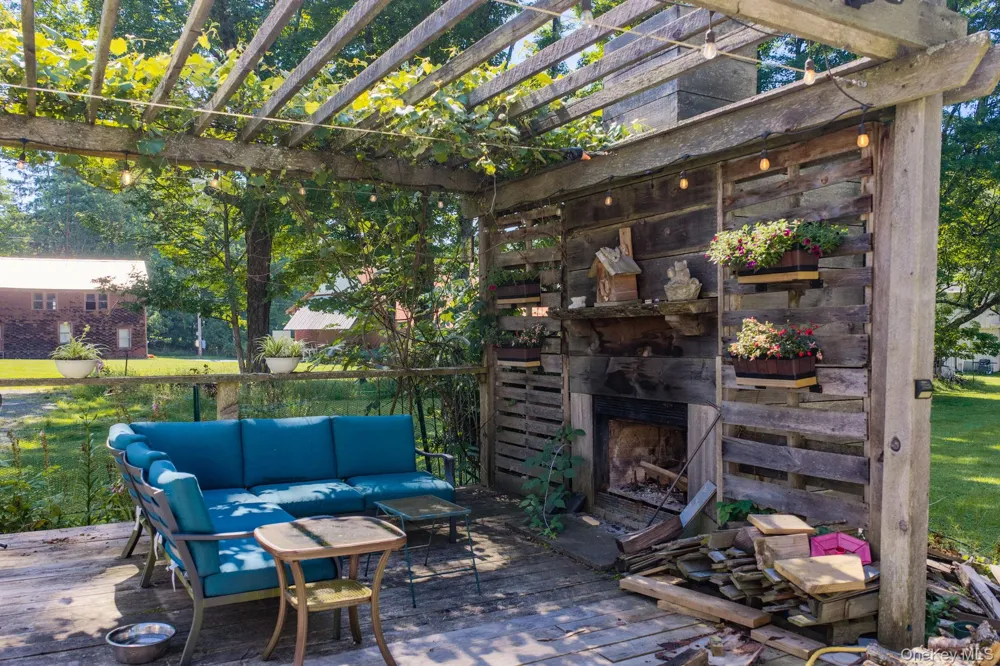 8 Chapel Street Jeffersonville, NY 12748