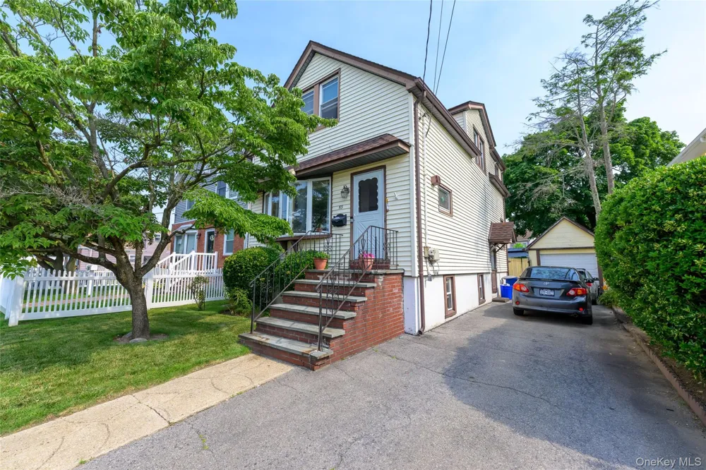 53 Cumberland Place Valley Stream, NY 11580