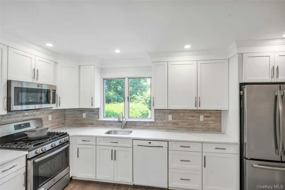 23 Carpenter Lane Hauppauge, NY 11788