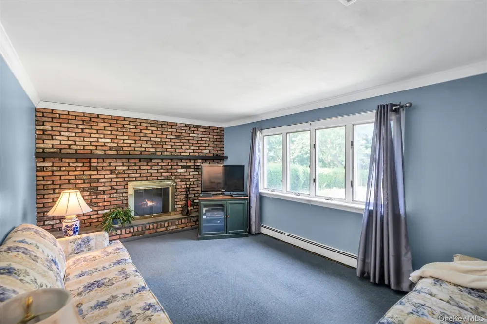 23 Carpenter Lane Hauppauge, NY 11788