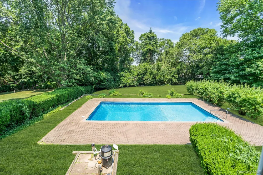 23 Carpenter Lane Hauppauge, NY 11788