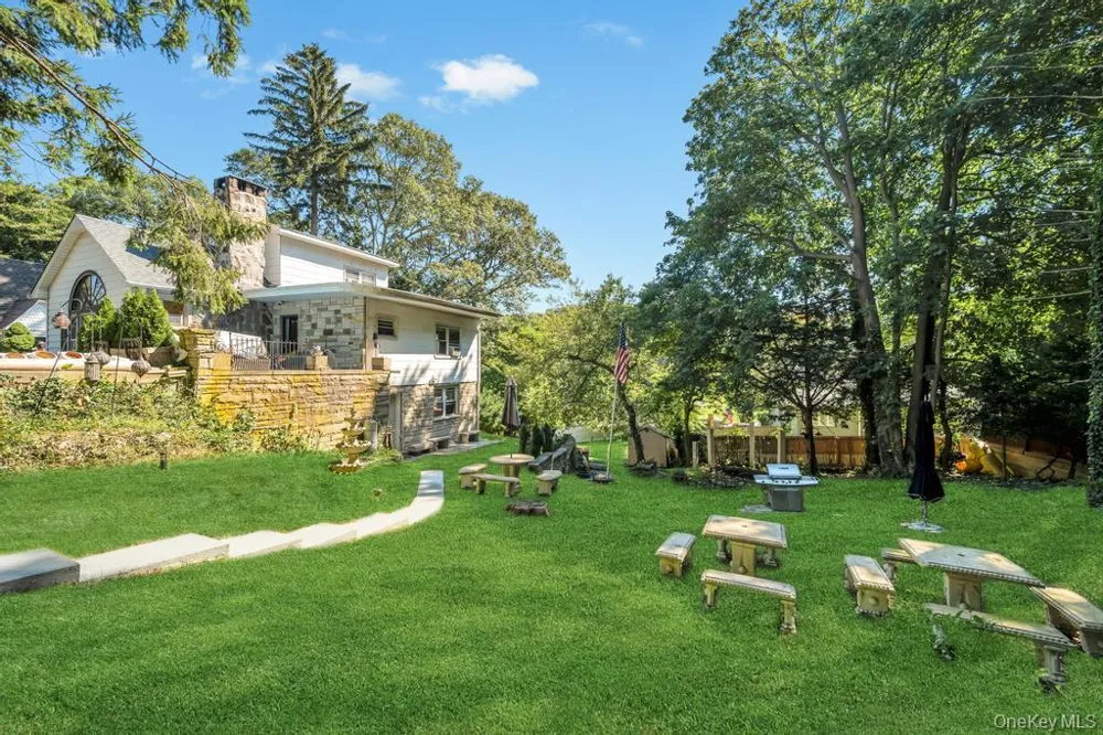 122 Dawn Road Rocky Point, NY 11778