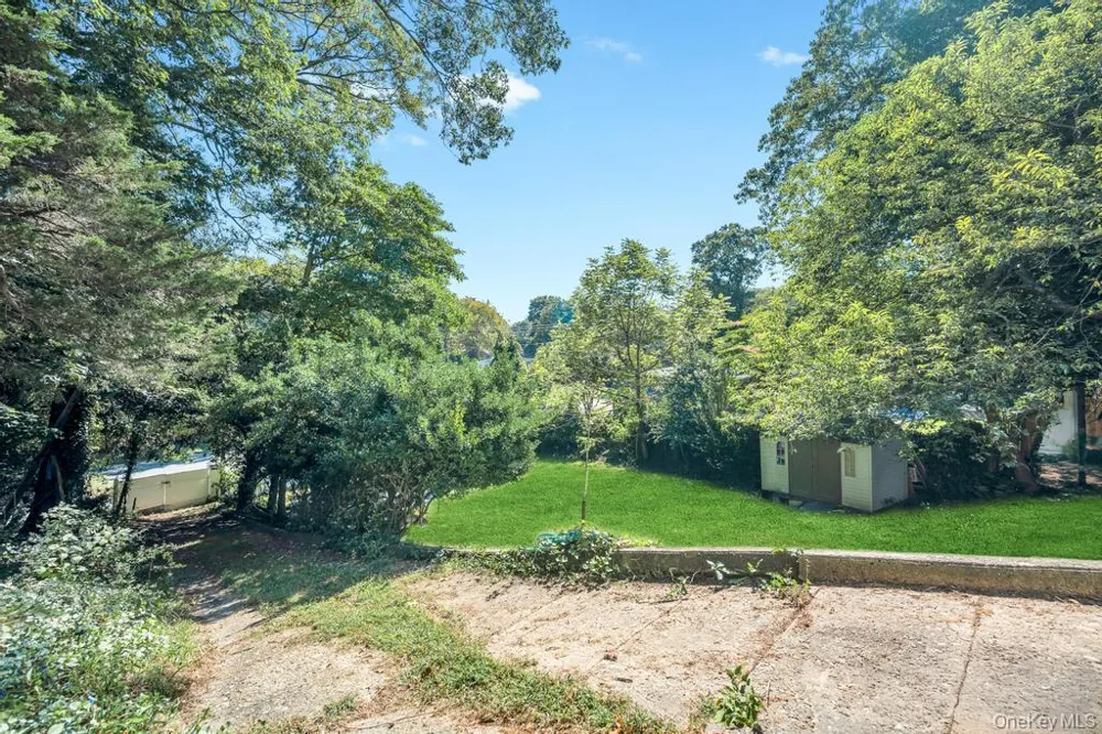 122 Dawn Road Rocky Point, NY 11778