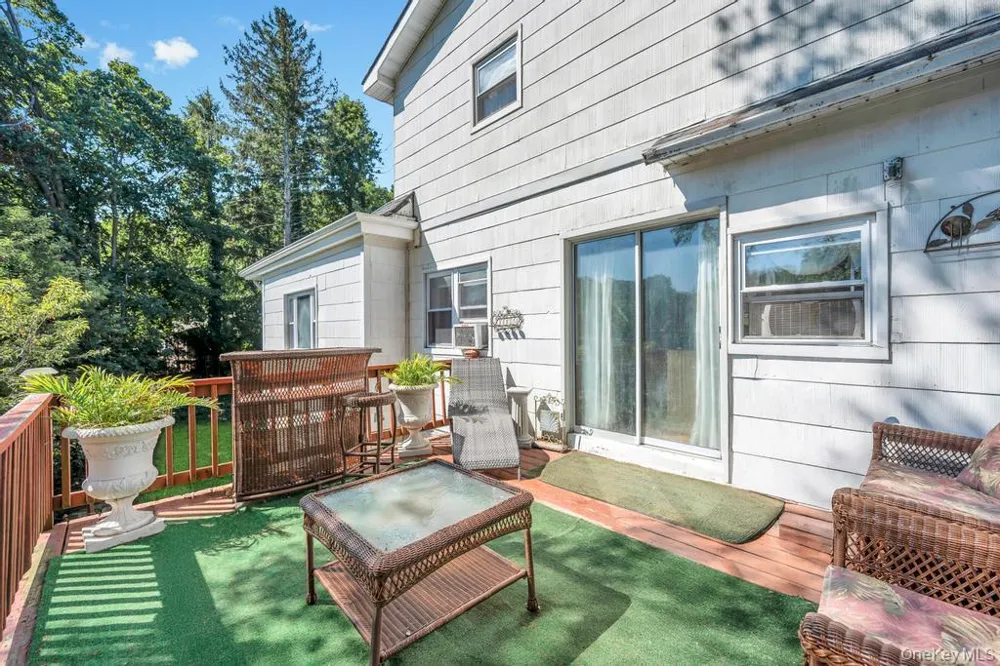 122 Dawn Road Rocky Point, NY 11778