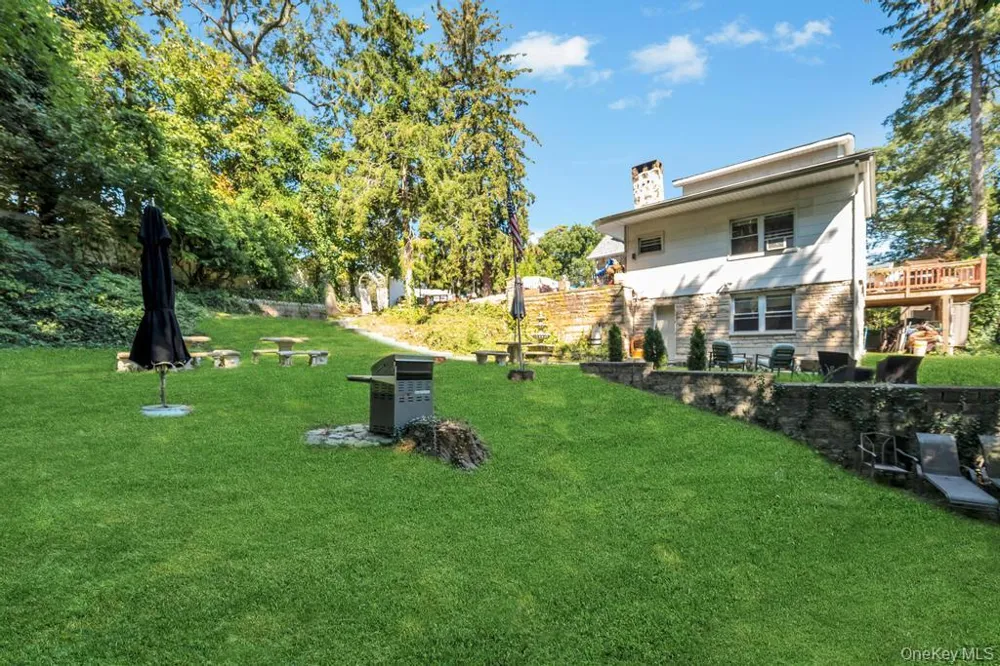 122 Dawn Road Rocky Point, NY 11778