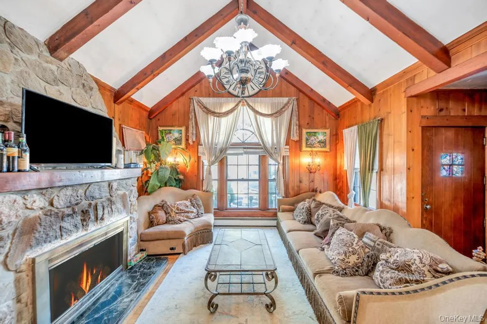 122 Dawn Road Rocky Point, NY 11778