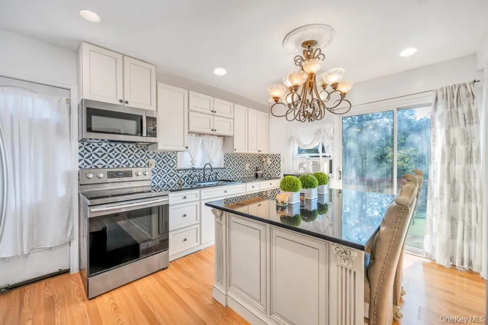 122 Dawn Road Rocky Point, NY 11778