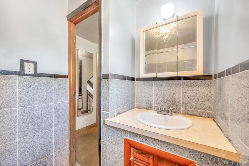 122 Dawn Road Rocky Point, NY 11778