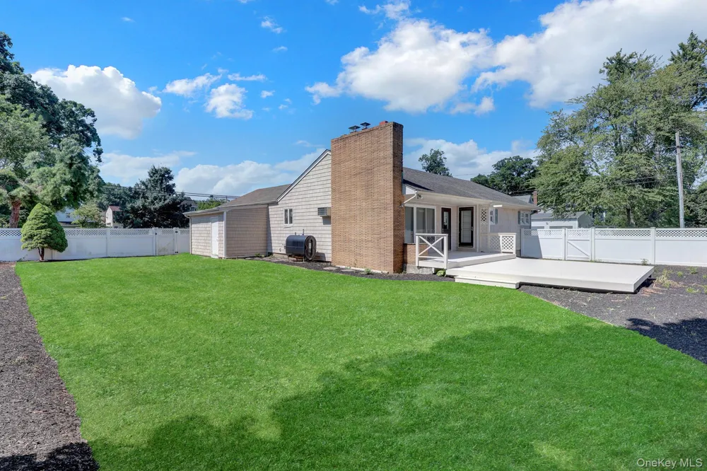 12 Bainbridge Avenue Melville, NY 11747