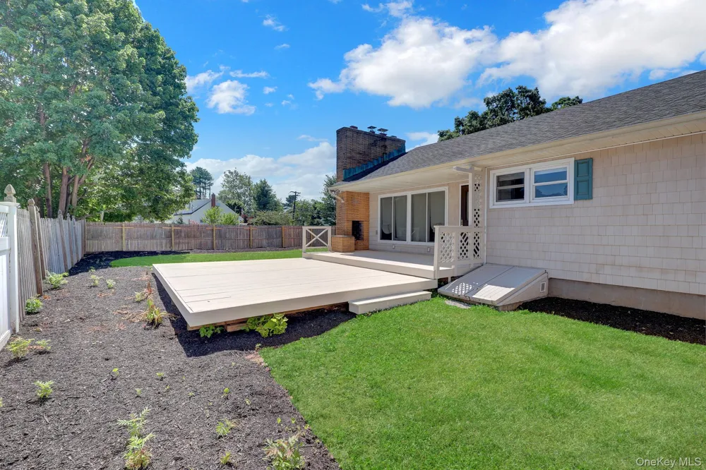 12 Bainbridge Avenue Melville, NY 11747