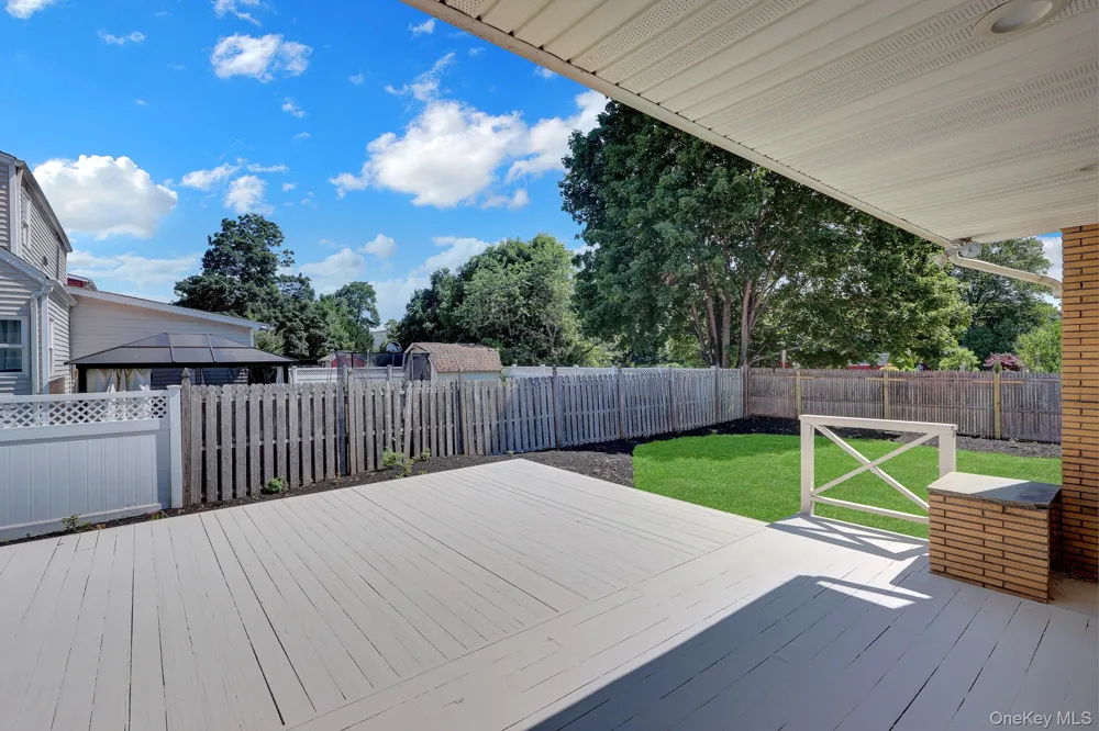 12 Bainbridge Avenue Melville, NY 11747