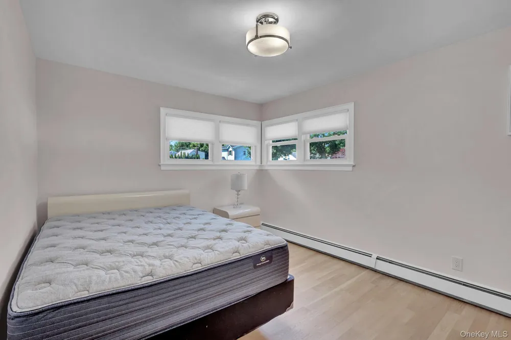 12 Bainbridge Avenue Melville, NY 11747