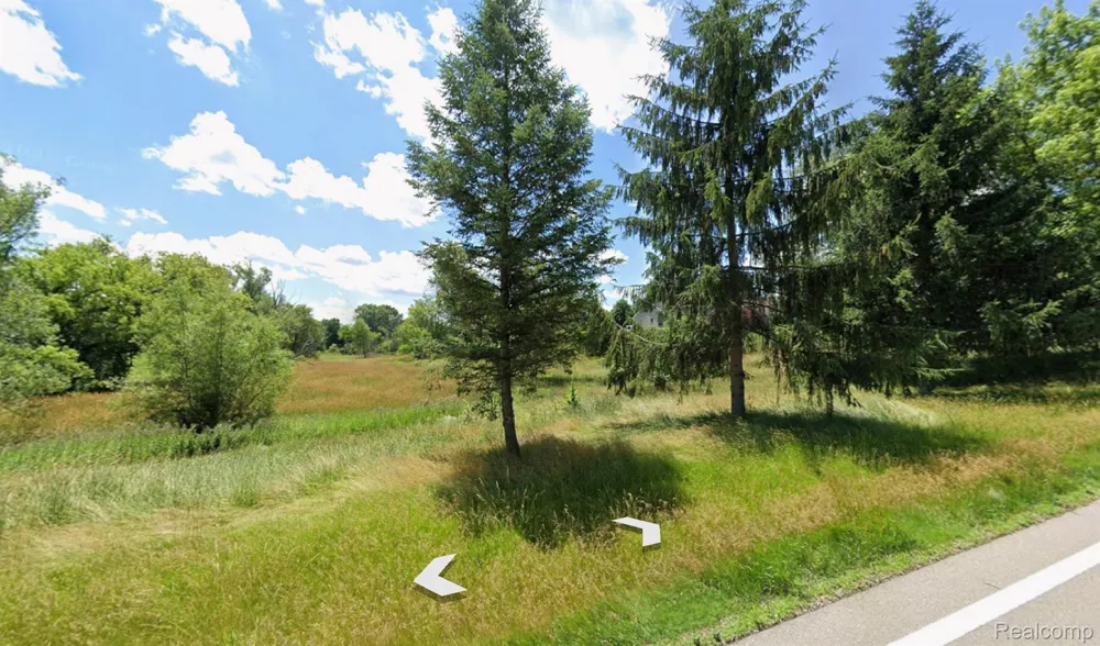 4175 Gregory Road Lake Orion Village, MI 48359