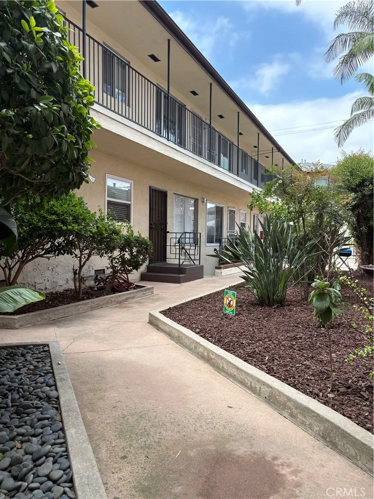 1015 E Ocean Boulevard #12 Long Beach, CA 90802