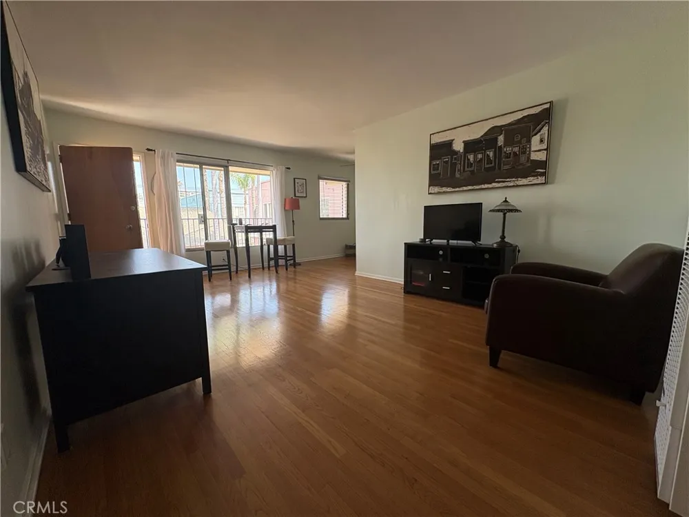 1015 E Ocean Boulevard #12 Long Beach, CA 90802
