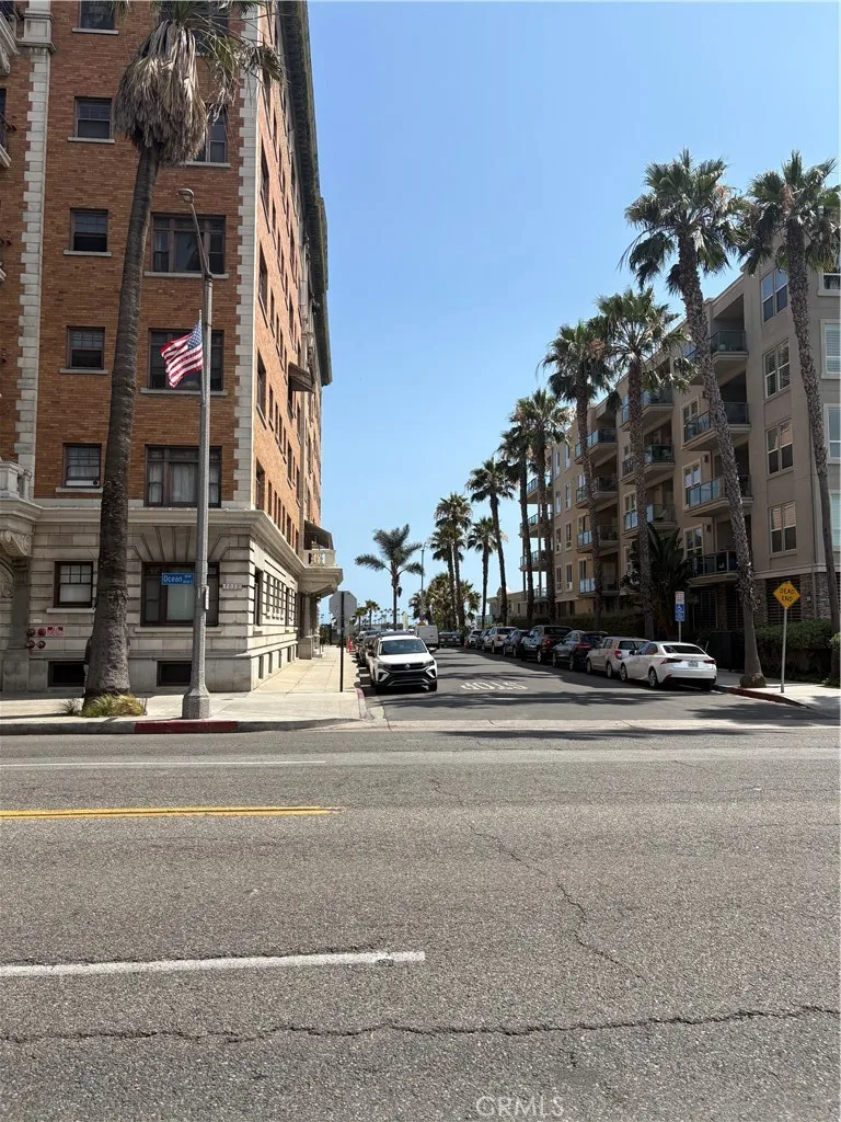 1015 E Ocean Boulevard #12 Long Beach, CA 90802