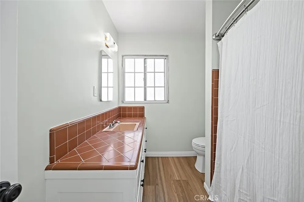 1015 E Ocean Boulevard #12 Long Beach, CA 90802