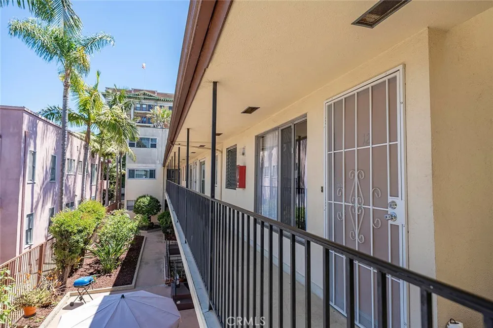 1015 E Ocean Boulevard #12 Long Beach, CA 90802