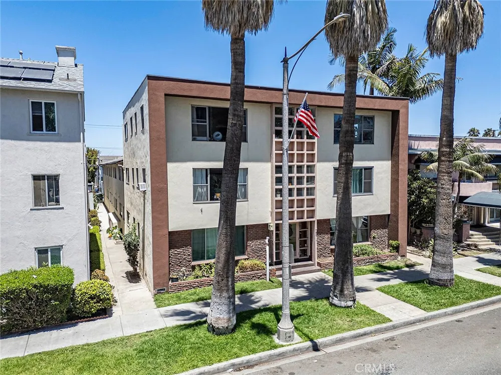 1015 E Ocean Boulevard #12 Long Beach, CA 90802