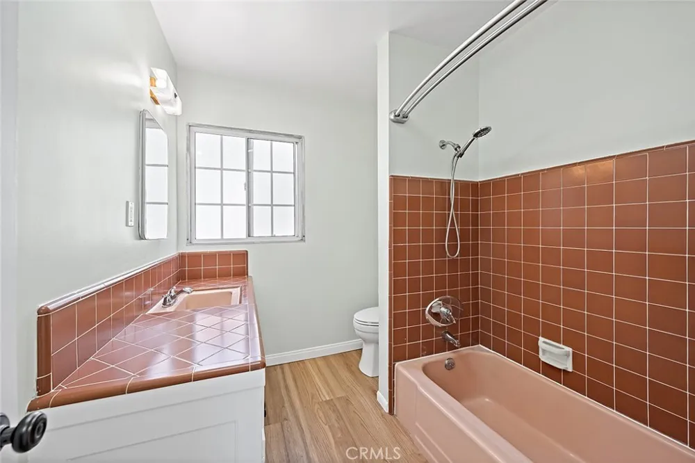 1015 E Ocean Boulevard #12 Long Beach, CA 90802