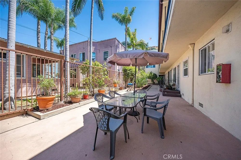 1015 E Ocean Boulevard #12 Long Beach, CA 90802